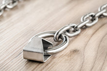 Load image into Gallery viewer, Double ring holder with chain - for the Heaven's Hell series