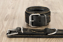 Lade das Bild in den Galerie-Viewer, Armfessel / Fußfessel - 2er Set - Leder - Handgenäht