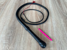 Lade das Bild in den Galerie-Viewer, Bullwhip - handgeflochtene Peitsche - Leder
