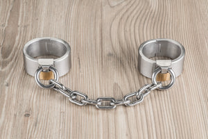 Double ring holder with chain - for the Heaven's Hell series